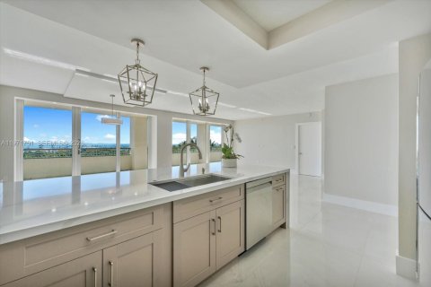 Condominio en venta en Miami, Florida, 2 dormitorios, 196.02 m2 № 2032897 - foto 13