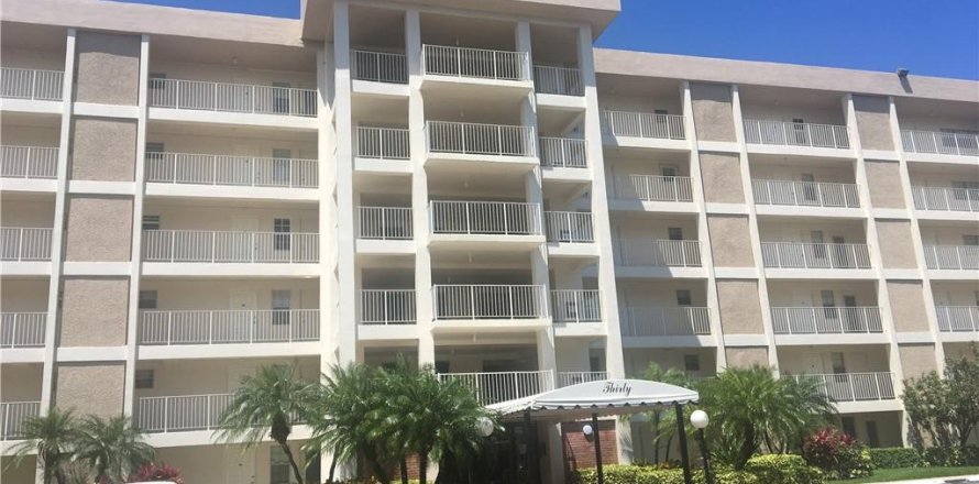 Condominio en Pompano Beach, Florida, 2 dormitorios  № 2173119