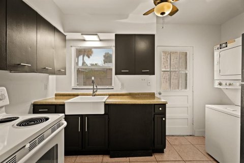 Propiedad comercial en venta en Orlando, Florida, 8 dormitorios, 293.29 m2 № 2156252 - foto 10