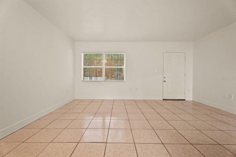 Propiedad comercial en venta en Orlando, Florida, 8 dormitorios, 293.29 m2 № 2156252 - foto 8