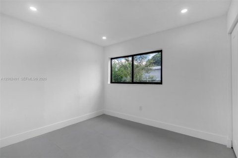 House in Miami Gardens, Florida 4 bedrooms, 172.8 sq.m. № 2254145 - photo 24