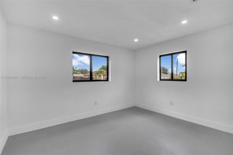 House in Miami Gardens, Florida 4 bedrooms, 172.8 sq.m. № 2254145 - photo 21