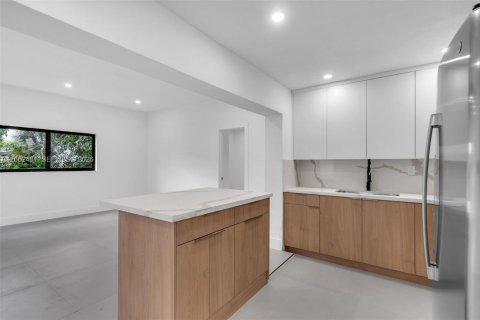 House in Miami Gardens, Florida 4 bedrooms, 172.8 sq.m. № 2254145 - photo 15
