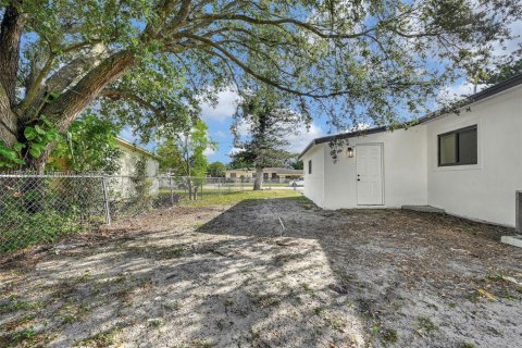 Villa ou maison à vendre à Miami Gardens, Floride: 4 chambres, 105.91 m2 № 1971693 - photo 15