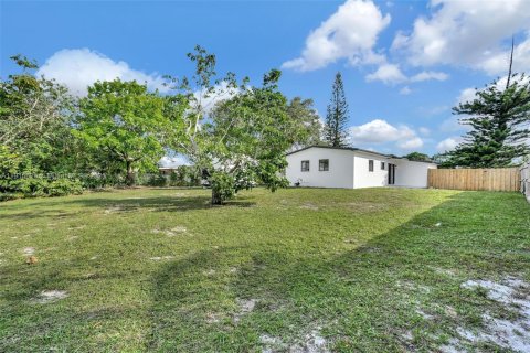 Villa ou maison à vendre à Miami Gardens, Floride: 4 chambres, 105.91 m2 № 1971693 - photo 11