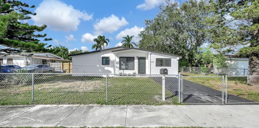 Villa ou maison à Miami Gardens, Floride 4 chambres, 105.91 m2 № 1971693