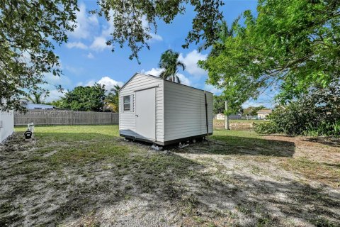 Villa ou maison à vendre à Miami Gardens, Floride: 4 chambres, 105.91 m2 № 1971693 - photo 16