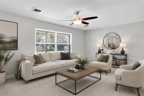 House in Altamonte Springs, Florida 3 bedrooms, 145.67 sq.m. № 2152051 - photo 7