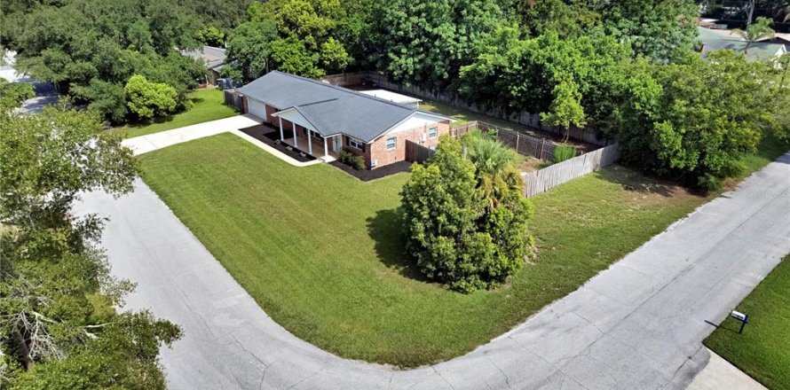 House in Altamonte Springs, Florida 3 bedrooms, 145.67 sq.m. № 2152051