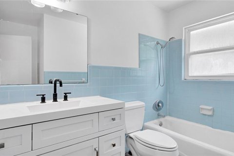 House in Altamonte Springs, Florida 3 bedrooms, 145.67 sq.m. № 2152051 - photo 28