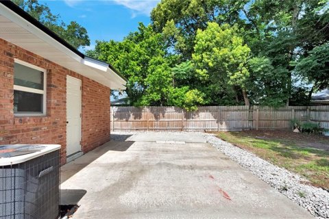 House in Altamonte Springs, Florida 3 bedrooms, 145.67 sq.m. № 2152051 - photo 5