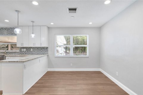 House in Altamonte Springs, Florida 3 bedrooms, 145.67 sq.m. № 2152051 - photo 12