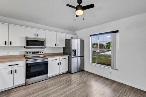 House in Beverly Hills, Florida 2 bedrooms, 129.13 sq.m. № 2395992 - photo 6
