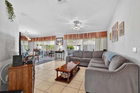 Casa en venta en Palm Coast, Florida, 3 dormitorios, 149.94 m2 № 1899235 - foto 8