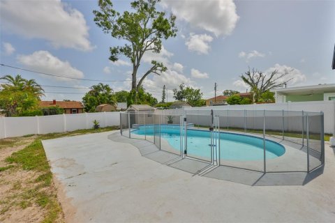 Villa ou maison à vendre à Saint Petersburg, Floride: 2 chambres, 88.54 m2 № 1778541 - photo 24