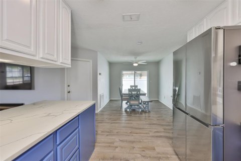 Villa ou maison à vendre à Saint Petersburg, Floride: 2 chambres, 88.54 m2 № 1778541 - photo 12
