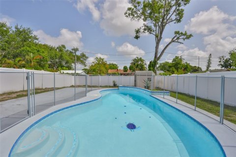 Villa ou maison à vendre à Saint Petersburg, Floride: 2 chambres, 88.54 m2 № 1778541 - photo 23