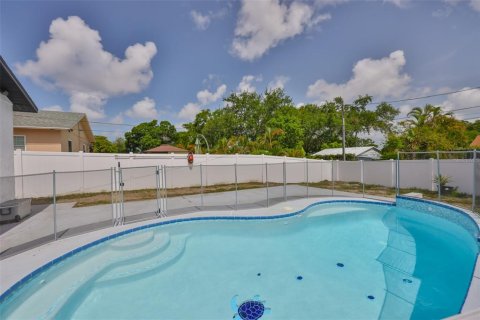Villa ou maison à vendre à Saint Petersburg, Floride: 2 chambres, 88.54 m2 № 1778541 - photo 2