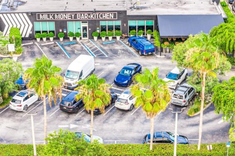 Commercial property in Fort Lauderdale, Florida № 2158518 - photo 9