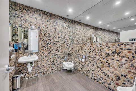 Commercial property in Fort Lauderdale, Florida № 2158518 - photo 29