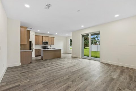 Casa en venta en Edgewater, Florida, 3 dormitorios, 151.8 m2 № 1909937 - foto 9