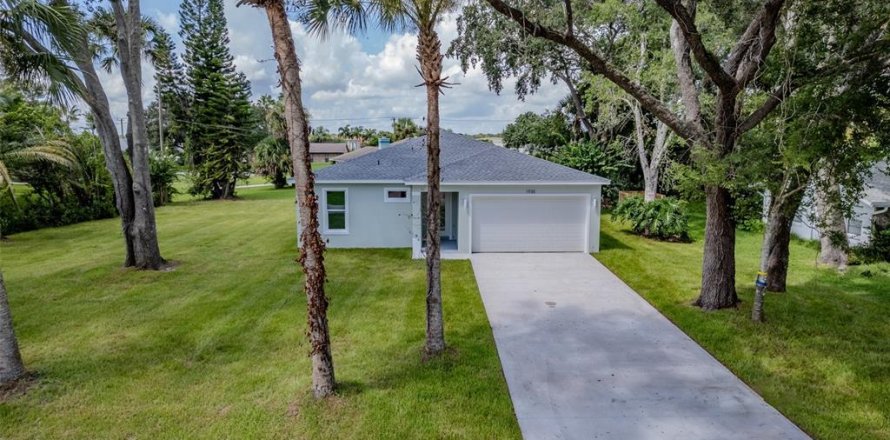 House in Edgewater, Florida 3 bedrooms, 151.8 sq.m. № 1909937