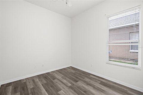 Casa en venta en Apopka, Florida, 5 dormitorios, 212.93 m2 № 1842015 - foto 10