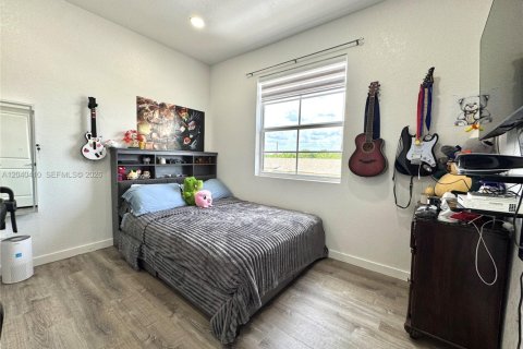 Townhouse in Florida City, Florida 3 bedrooms, 118.17 sq.m. № 2086683 - photo 13