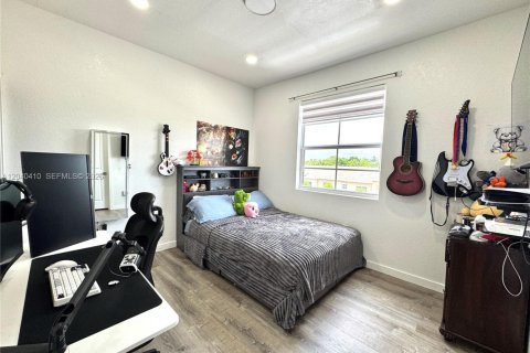 Townhouse in Florida City, Florida 3 bedrooms, 118.17 sq.m. № 2086683 - photo 10