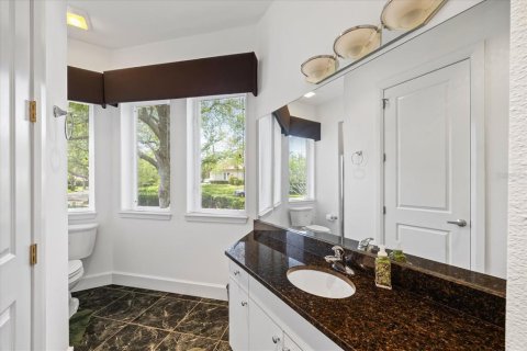 House in Palm Harbor, Florida 5 bedrooms, 845.41 sq.m. № 2396420 - photo 11