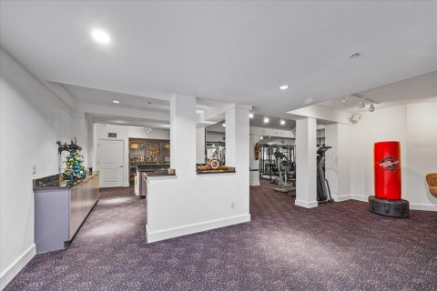House in Palm Harbor, Florida 5 bedrooms, 845.41 sq.m. № 2396420 - photo 25
