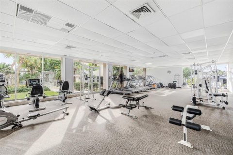 Condo in Sunny Isles Beach, Florida, 1 bedroom  № 1862536 - photo 17