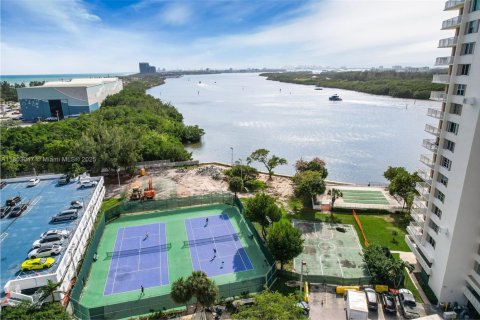 Condo in Sunny Isles Beach, Florida, 1 bedroom  № 1862536 - photo 4