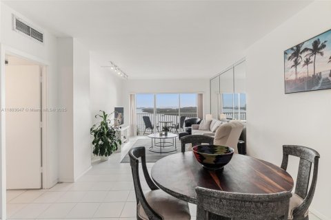 Condo in Sunny Isles Beach, Florida, 1 bedroom  № 1862536 - photo 23