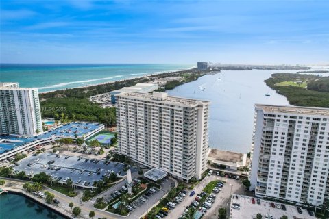 Condo in Sunny Isles Beach, Florida, 1 bedroom  № 1862536 - photo 9