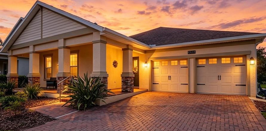 Villa ou maison à Orlando, Floride 4 chambres, 220.18 m2 № 2208419