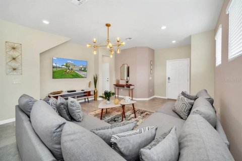 House in Davenport, Florida 5 bedrooms, 243.59 sq.m. № 1822671 - photo 4