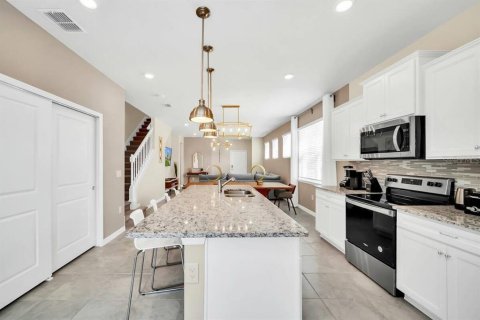 House in Davenport, Florida 5 bedrooms, 243.59 sq.m. № 1822671 - photo 7