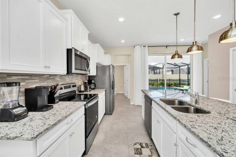 House in Davenport, Florida 5 bedrooms, 243.59 sq.m. № 1822671 - photo 8