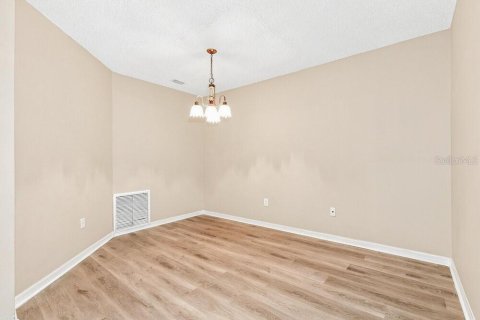 Villa ou maison à louer à Valrico, Floride: 3 chambres, 125.23 m2 № 2423636 - photo 7