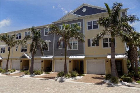 Touwnhouse à vendre à Indian Rocks Beach, Floride: 4 chambres, 183.95 m2 № 2099624 - photo 2