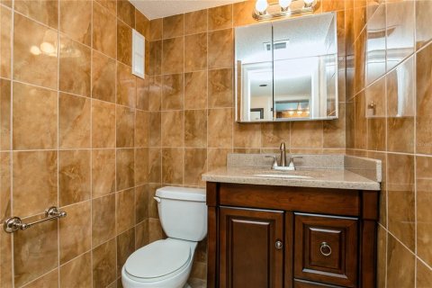 Condo in Treasure Island, Florida, 1 bedroom  № 1644380 - photo 19