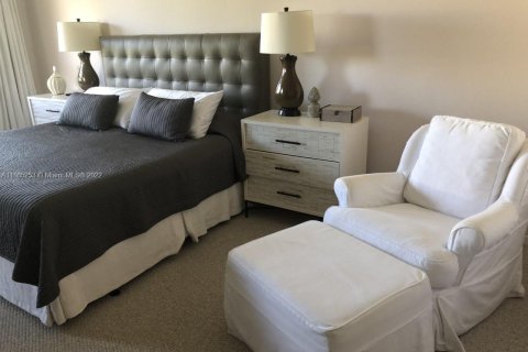 Condo in Key Biscayne, Florida, 2 bedrooms  № 2401360 - photo 16
