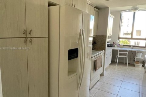 Condo in Key Biscayne, Florida, 2 bedrooms  № 2401360 - photo 2