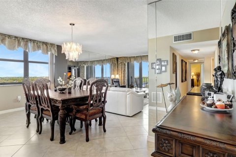 Condo in Hollywood, Florida, 2 bedrooms  № 1489819 - photo 16