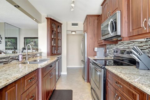 Condo in Hollywood, Florida, 2 bedrooms  № 1489819 - photo 11