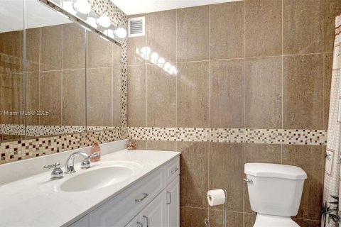 Condo in Hollywood, Florida, 2 bedrooms  № 1489819 - photo 30