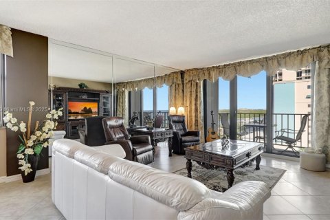 Condo in Hollywood, Florida, 2 bedrooms  № 1489819 - photo 19