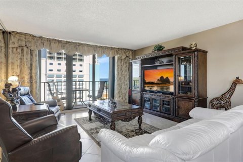 Condo in Hollywood, Florida, 2 bedrooms  № 1489819 - photo 20