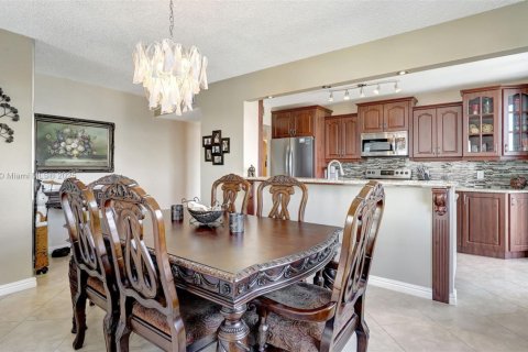 Condo in Hollywood, Florida, 2 bedrooms  № 1489819 - photo 14